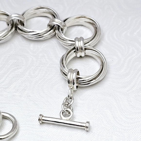 ⭐️FINAL SALE!⭐️ Silpada Sterling Silver Circle Link Toggle Bracelet B1235 - Picture 5 of 13